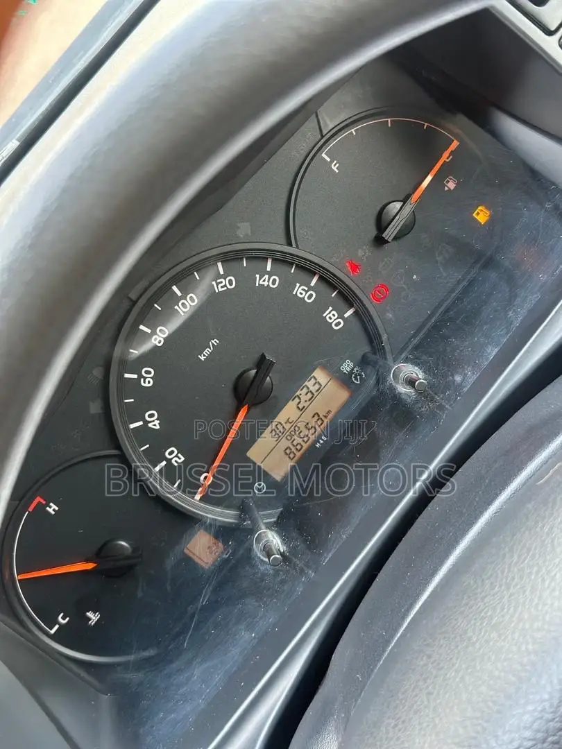 Toyota HiAce 2014 Silver