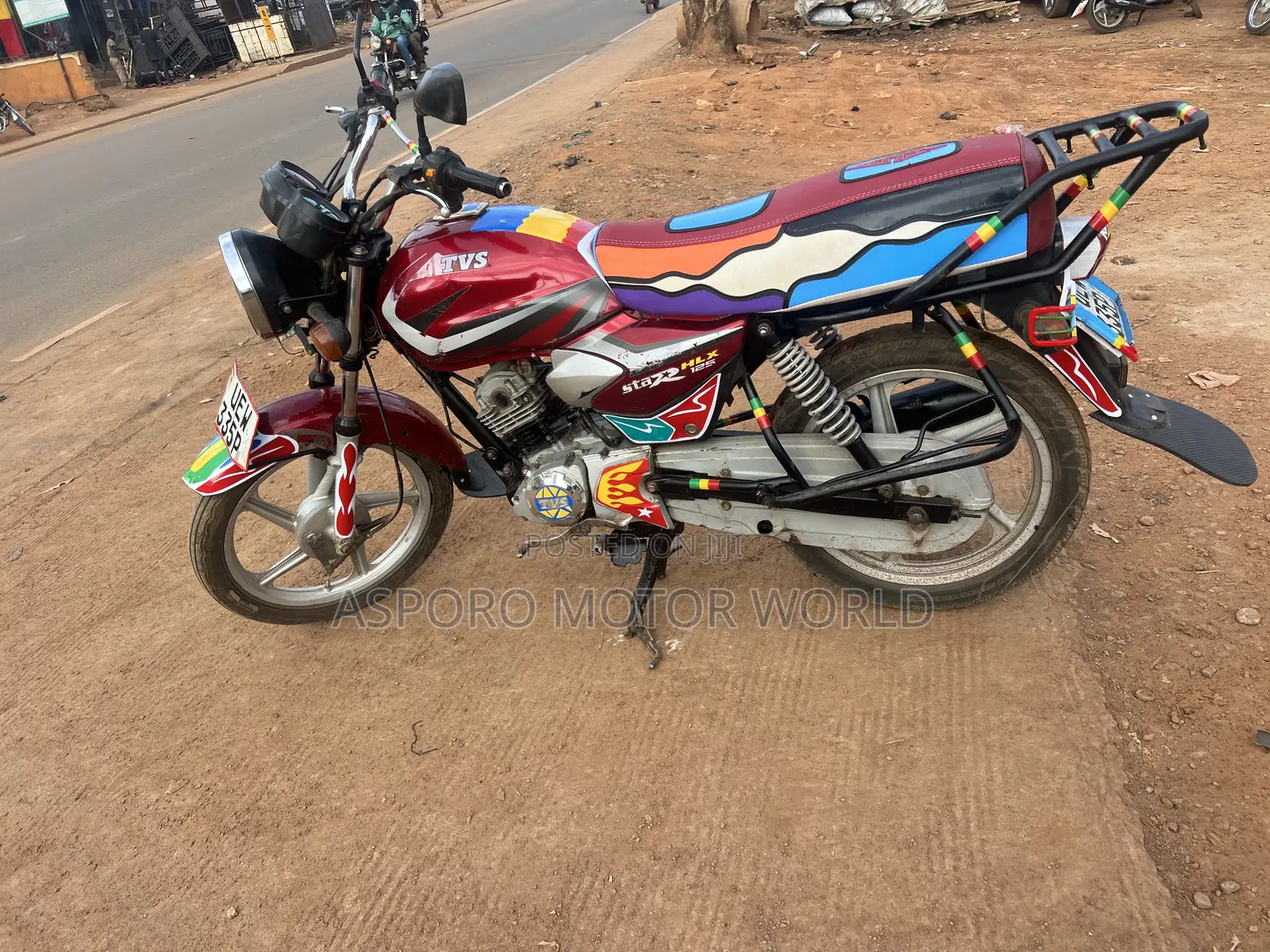 TVS HLX 125 2021 Red