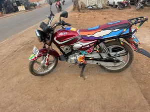 TVS HLX 125 2021 Red