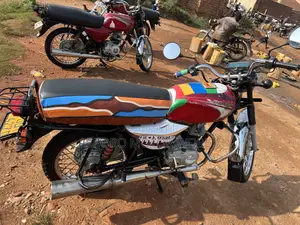 Bajaj Boxer 100 2019 Red
