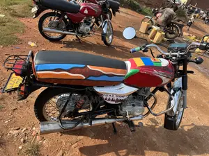Bajaj Boxer 100 2019 Red