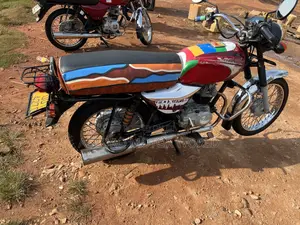 Bajaj Boxer 100 2019 Red