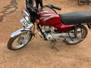 Bajaj Boxer 100 2025 Red