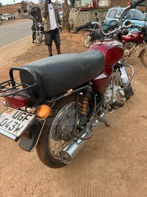Bajaj Boxer 100 2025 Red