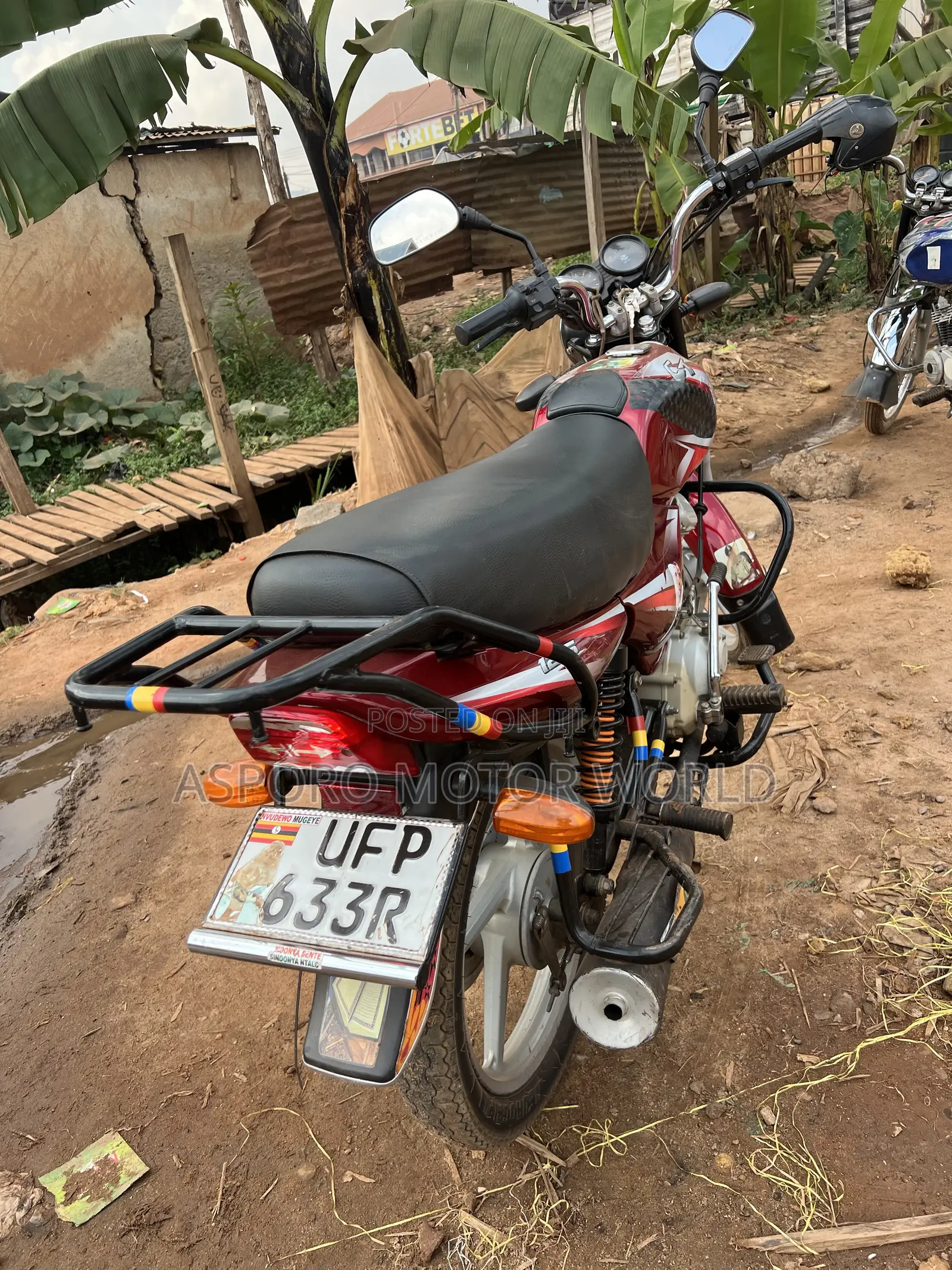 Bajaj CT 125X 2022 Red