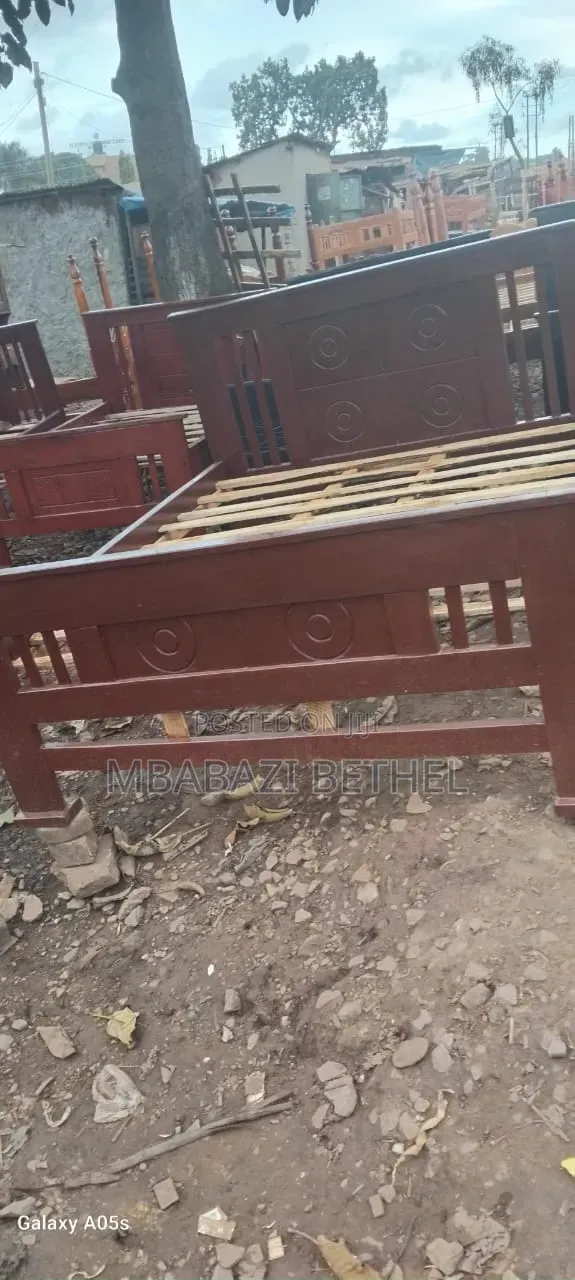 5by6 Wooden Bed on Quick Sale