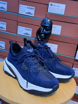 Emporio Armani Sneakers. Eagle Chrome