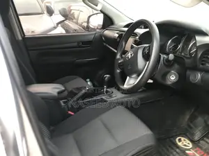 Toyota Hilux 2017 Silver