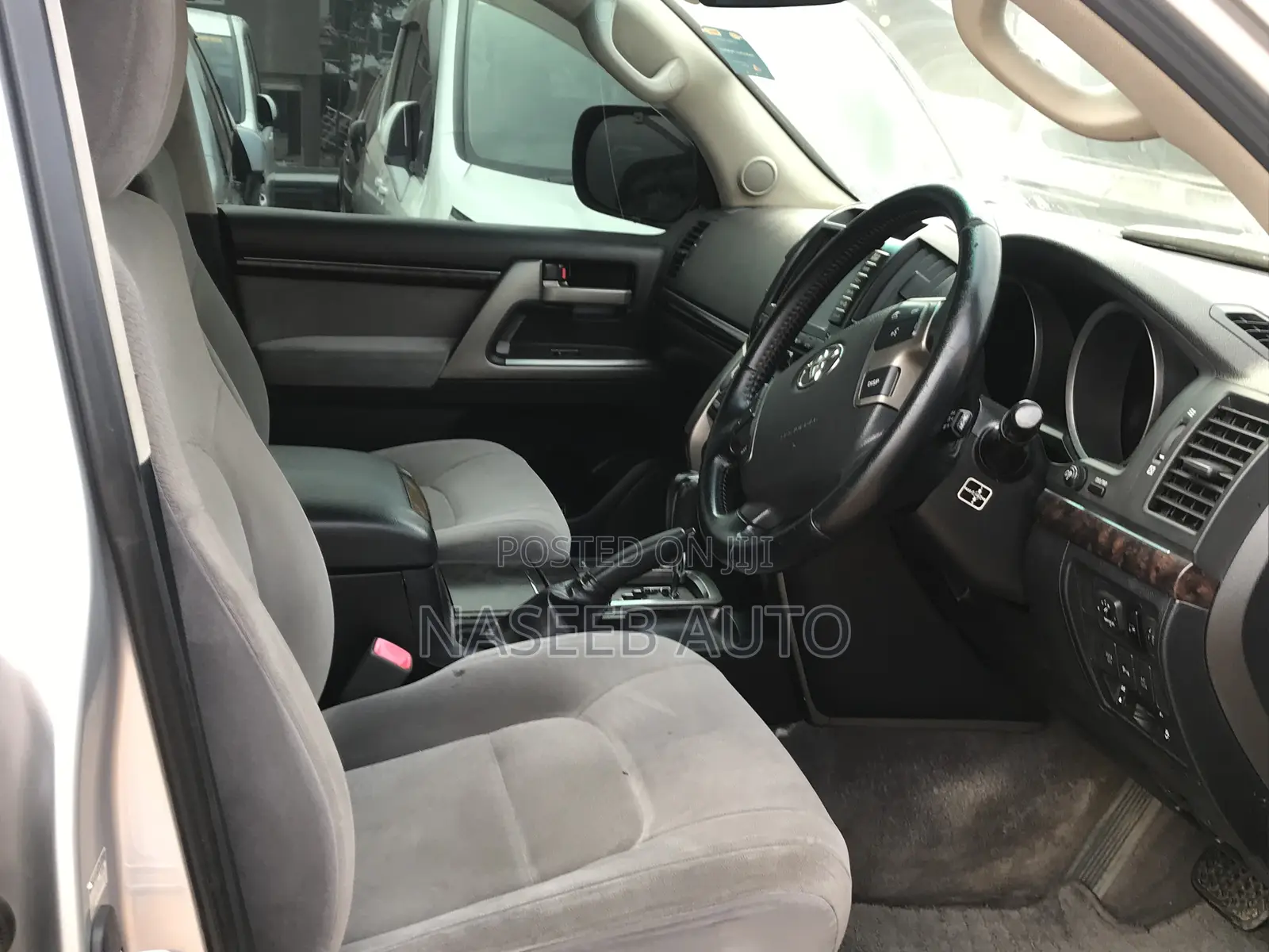 Toyota Land Cruiser Prado 2011 Silver