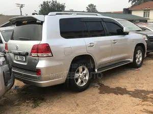 Toyota Land Cruiser Prado 2011 Silver