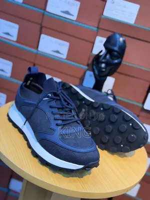 Black Estro Athletic Sneakers