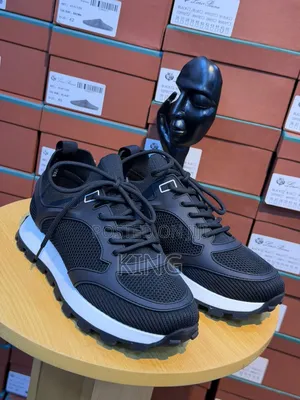Black Estro Athletic Sneakers