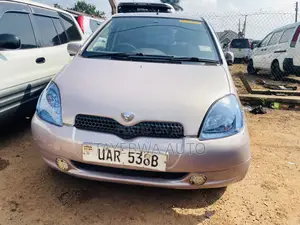 Toyota Vitz 1.0 FWD 5dr 2005 Pink