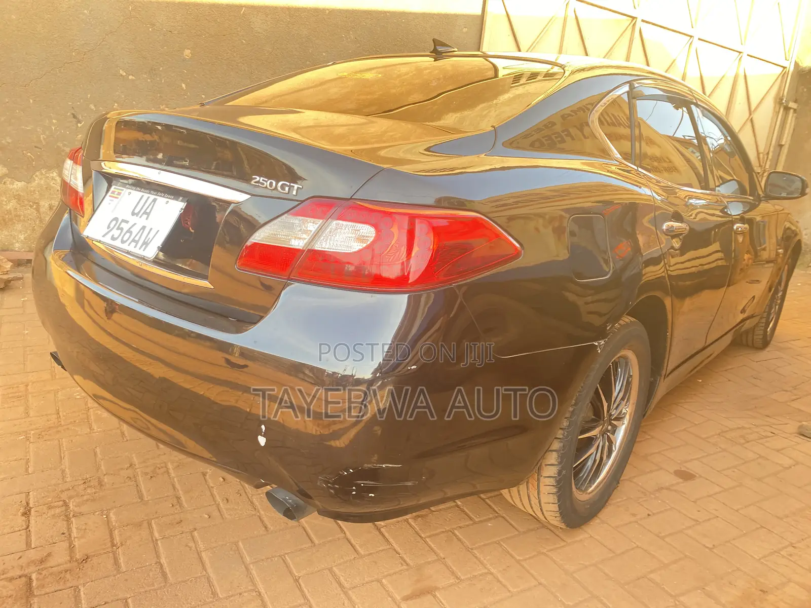 Nissan Fuga 2012 Black