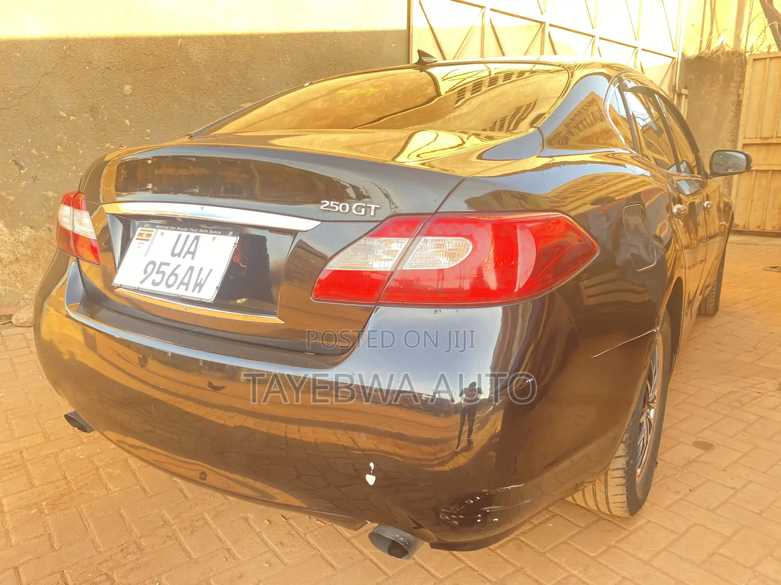Nissan Fuga 2012 Black