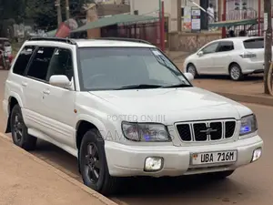 Subaru Forester 2000 White