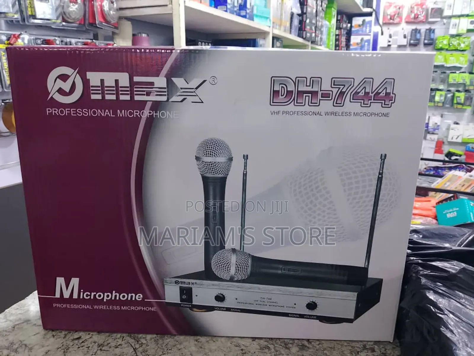 Max Dh-744 Professional VHF Wireless Microphone System.