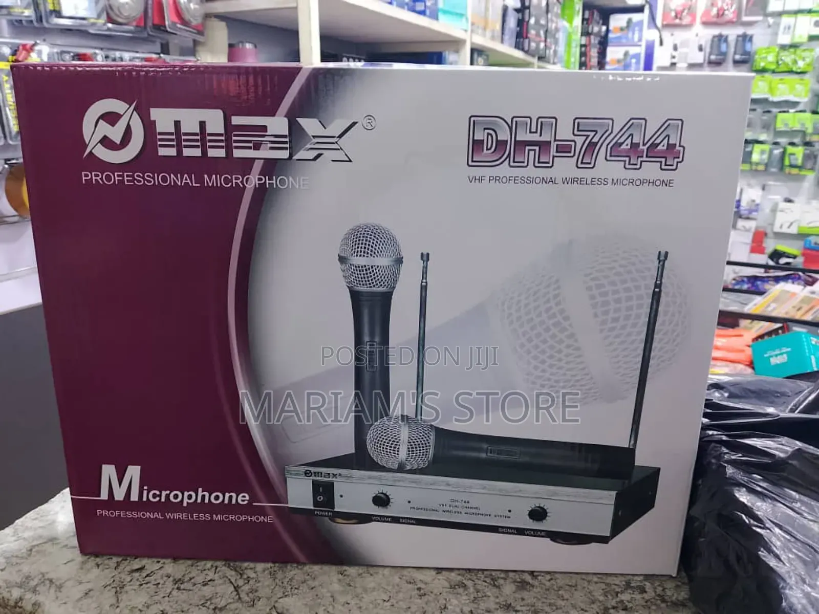 Max Dh-744 Professional VHF Wireless Microphone System.