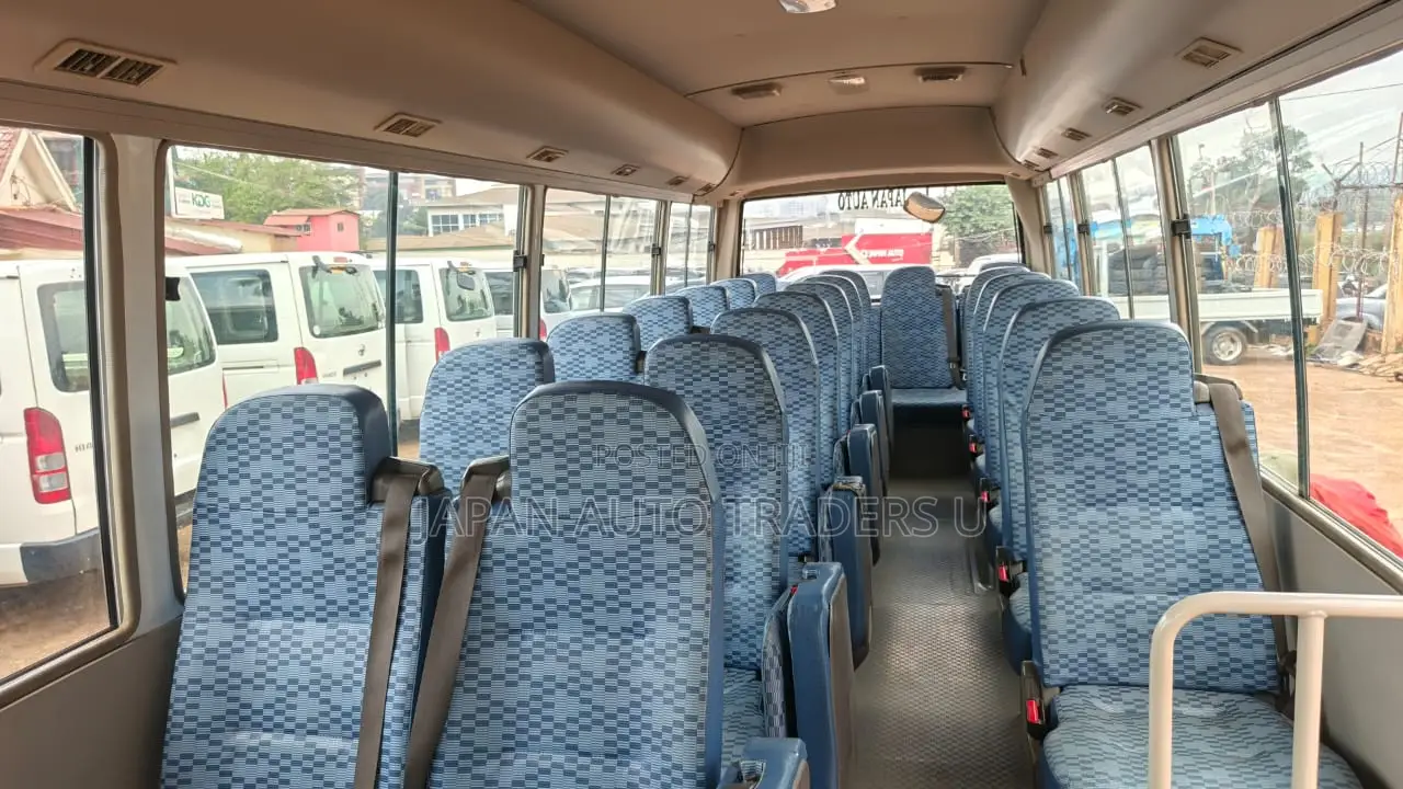 Mitsubishi Fuso Rosa 2014 White