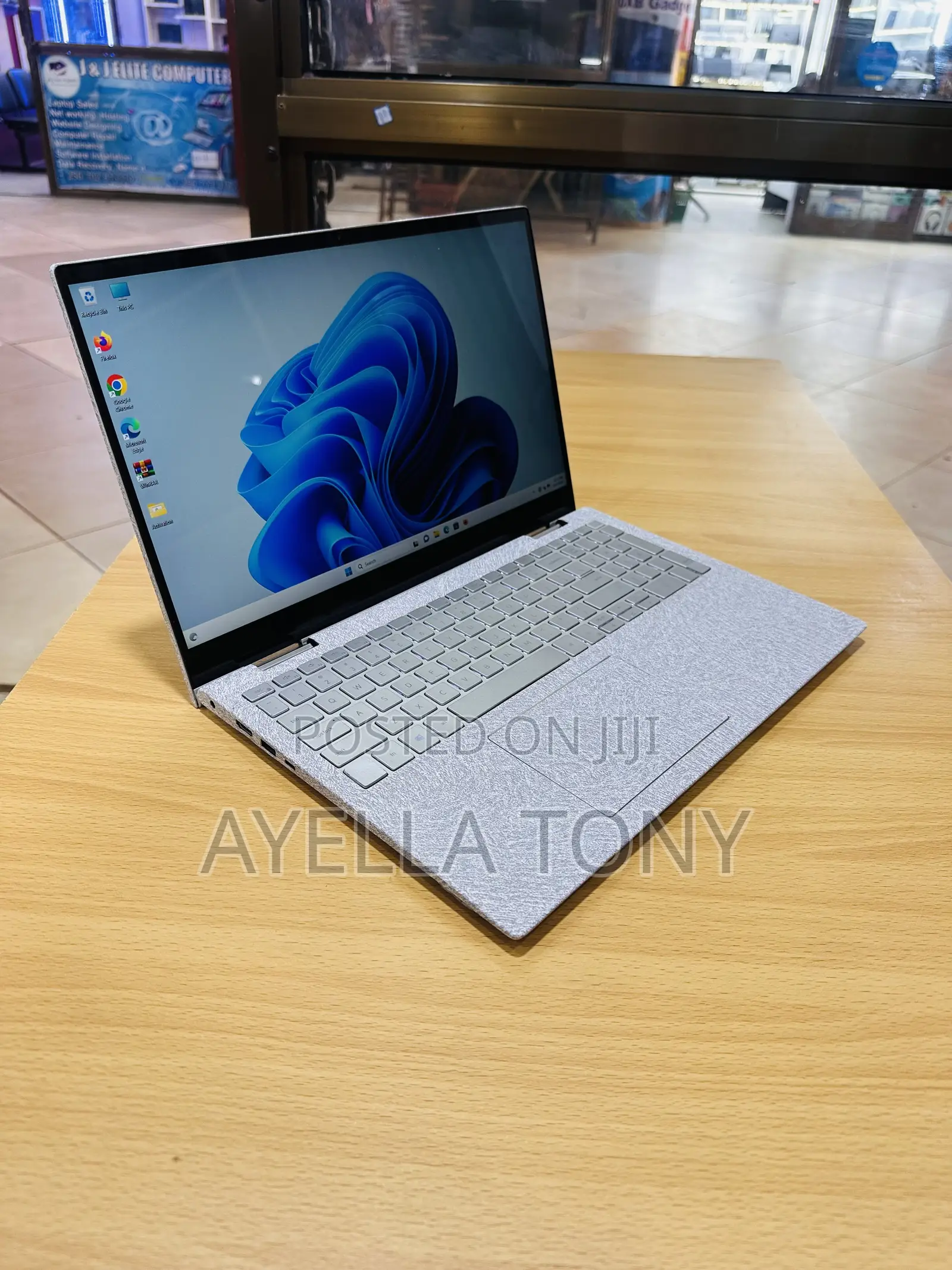 New Laptop Dell Inspiron 7566 8GB Intel Core i7 SSD 256GB