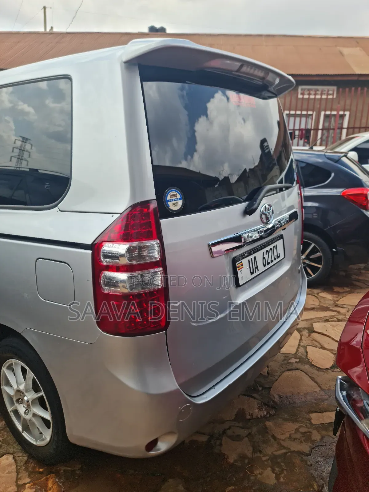 Toyota Noah 2010 Silver