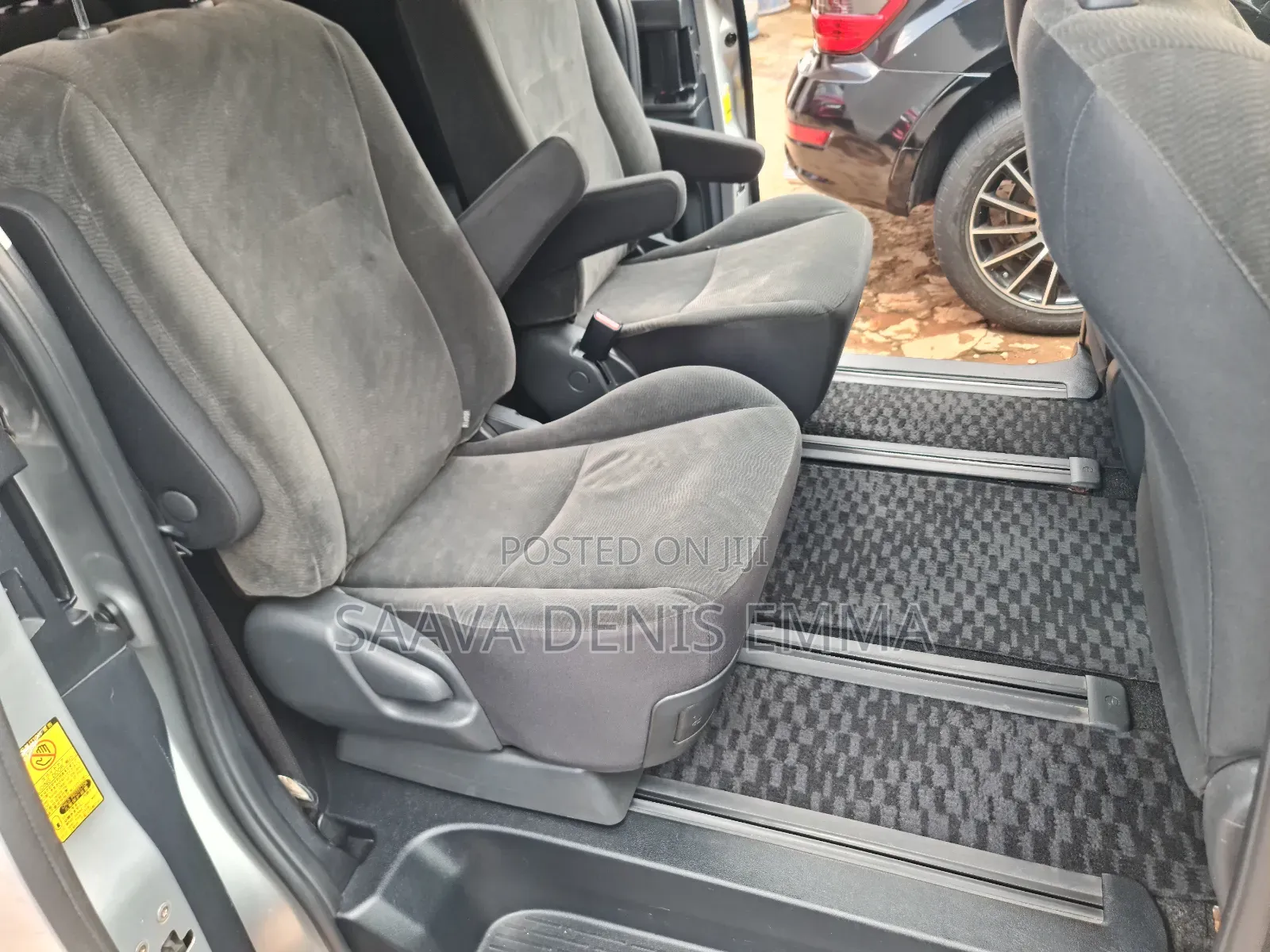 Toyota Noah 2010 Silver