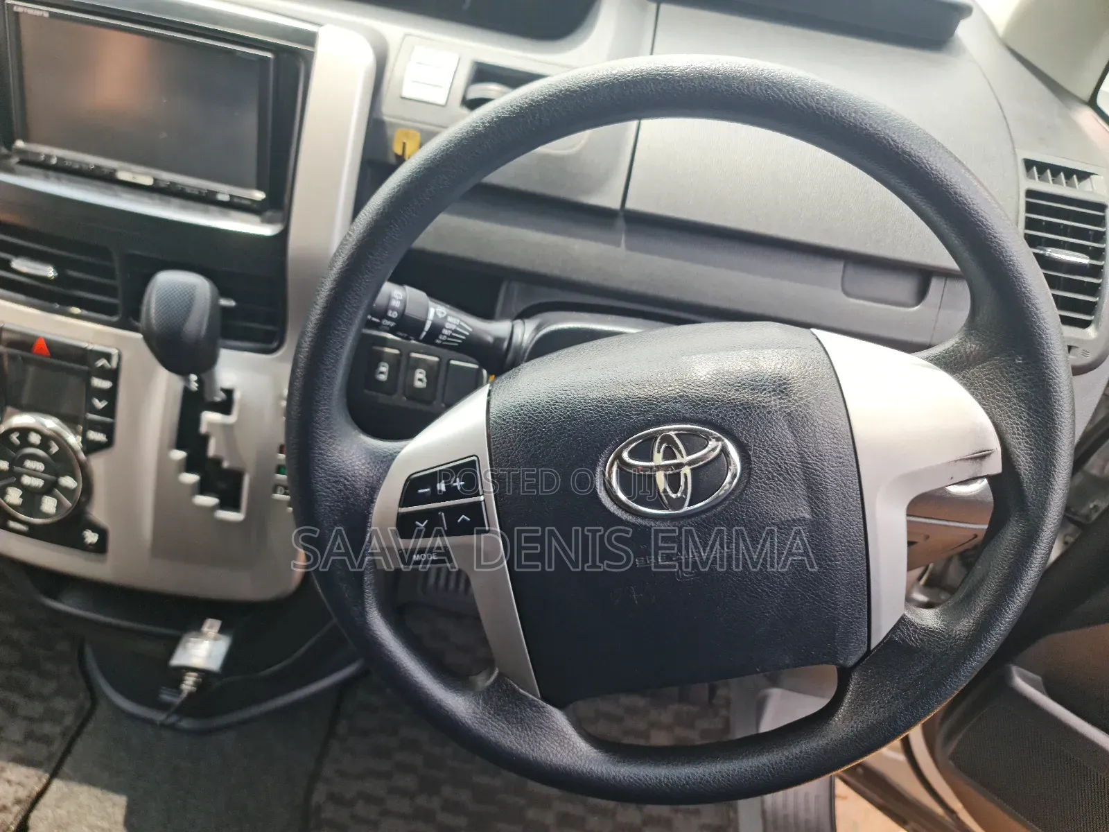 Toyota Noah 2010 Silver