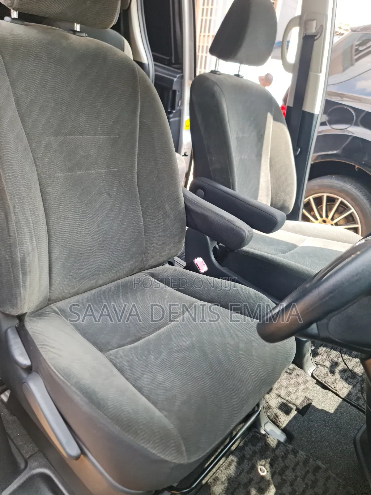 Toyota Noah 2010 Silver