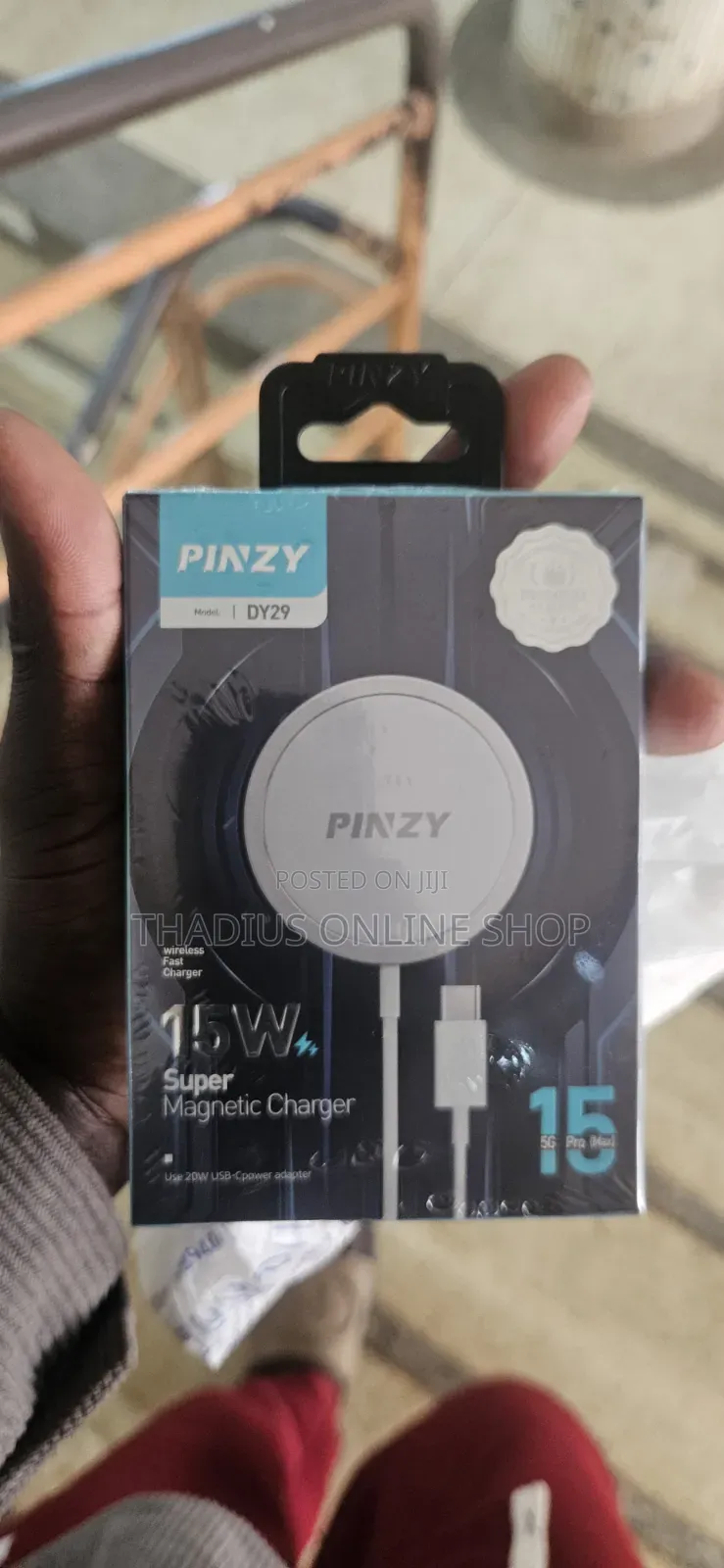 Super Magnetic Wireless Charger With a C Cable
