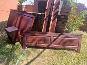 Bed 6x6 Mahogany
