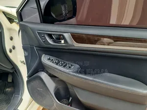 Subaru Legacy 2017 White