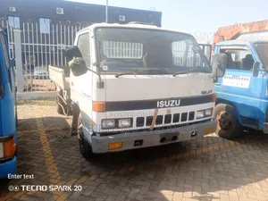 Isuzu Big Head NPR