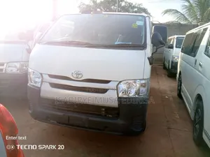 Toyota HiAce 2012 White