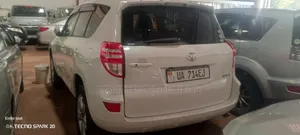 Toyota HiAce 2012 White