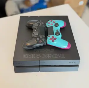 Chipped Ps4 Standard, 2 Controllers, 12 Games. Cheat Code to Happiness