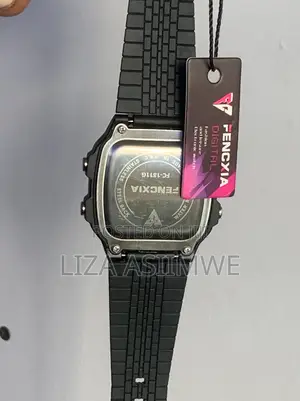 Fencxia Digital Watch With a Matching Textured Rubber Strap