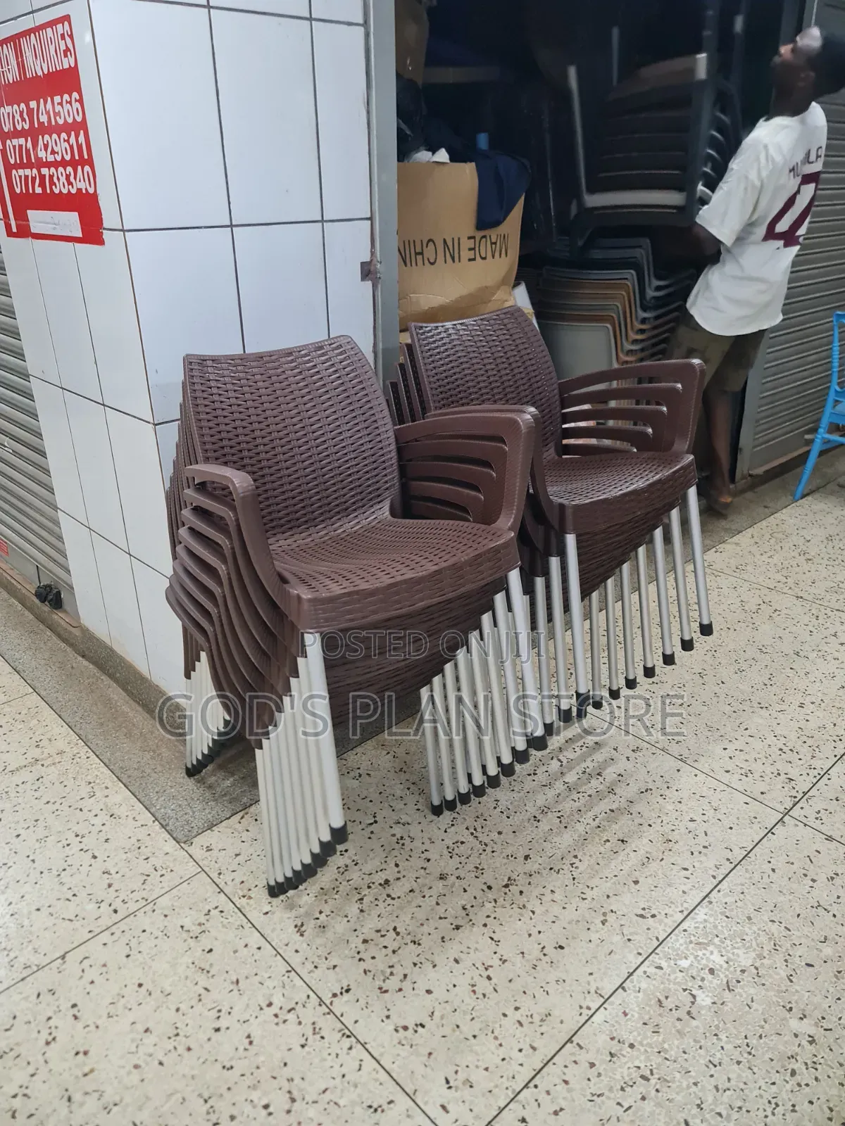 Beautiful Matted Texture Plastic Dining Dining Chairs