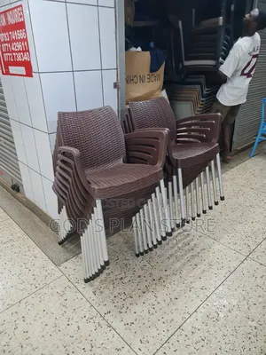 Beautiful Matted Texture Plastic Dining Dining Chairs
