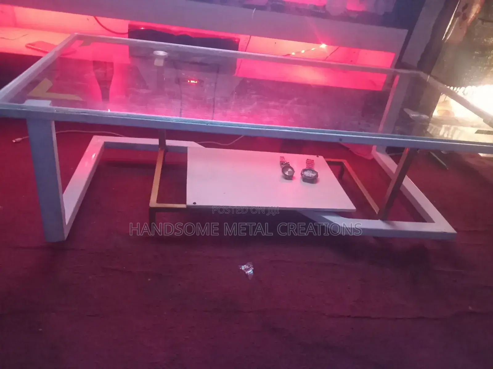 Simple Design Centre Table