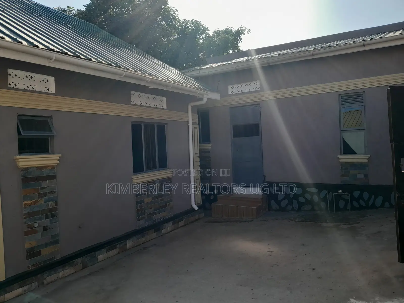 2bdrm House in Division A for sale