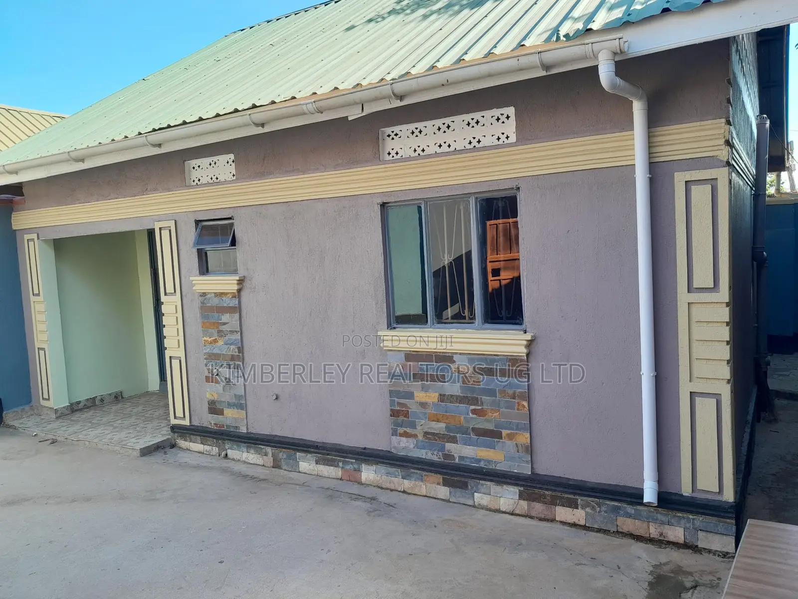 2bdrm House in Division A for sale