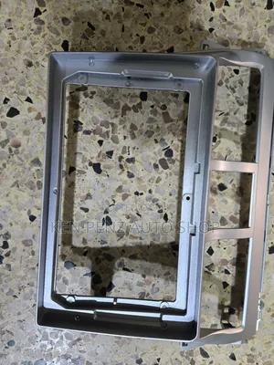 Toyota Avesis Android Radio Console Box