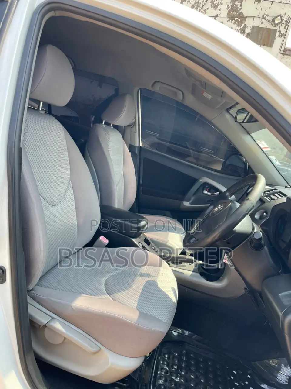Toyota RAV4 2010 White