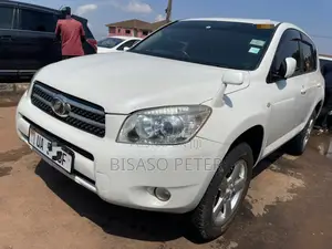Toyota RAV4 2010 White