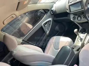 Toyota RAV4 2010 White