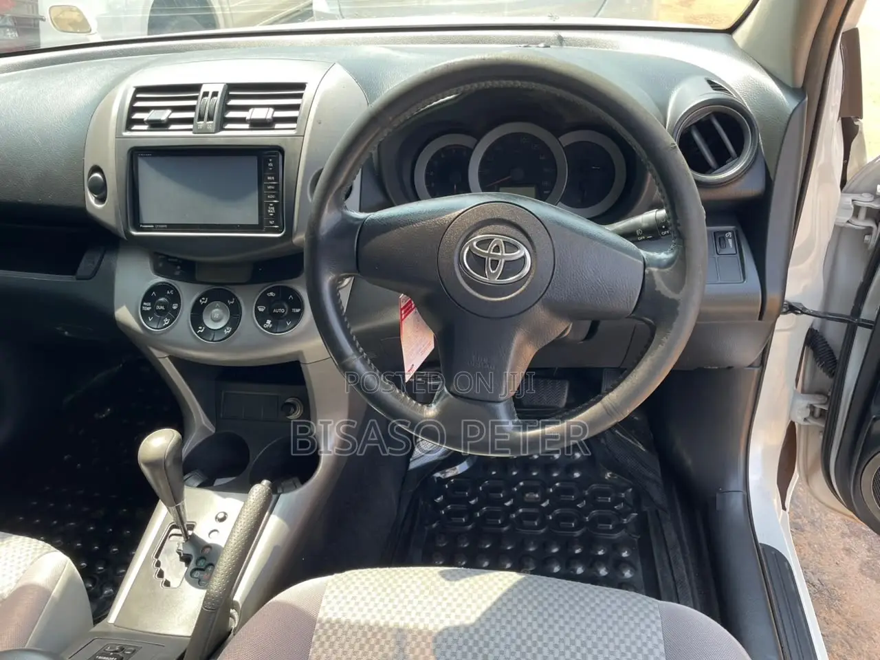 Toyota RAV4 2010 White
