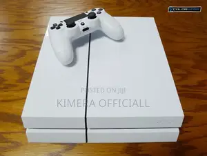 Ps4 Standard, 12 Games, 2 Pads. Very Nice Gaming Console