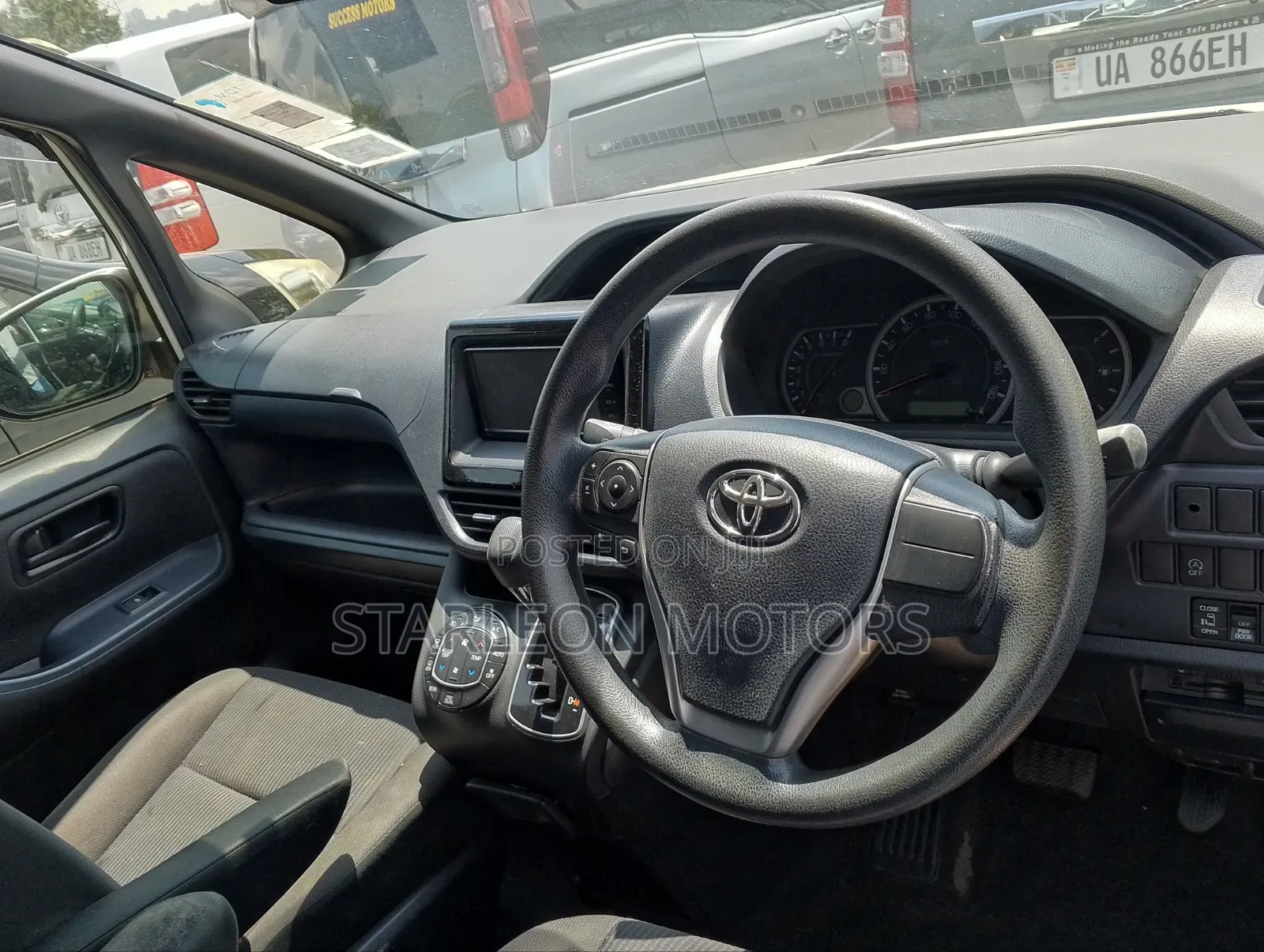 Toyota Noah 2015 White