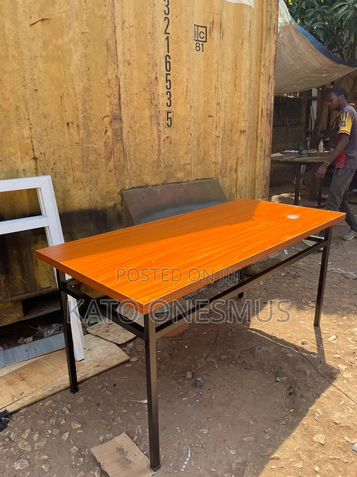 Standard Metallic Tables