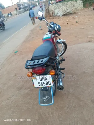 Bajaj Boxer 100 2025 Red